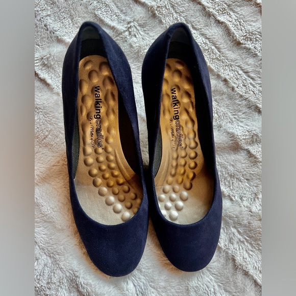 Walking Cradles Navy Suede Pump - Picture 8 of 10